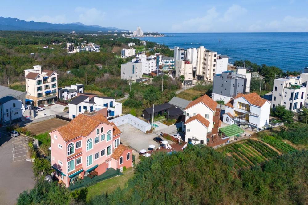 Gangneung Mirabell Spa Pension Exterior foto